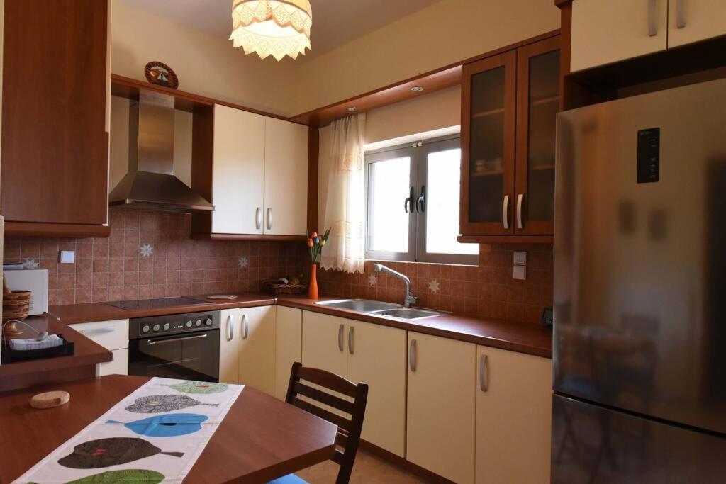 אמרינתוס Seaside Villa Andronikos מראה חיצוני תמונה