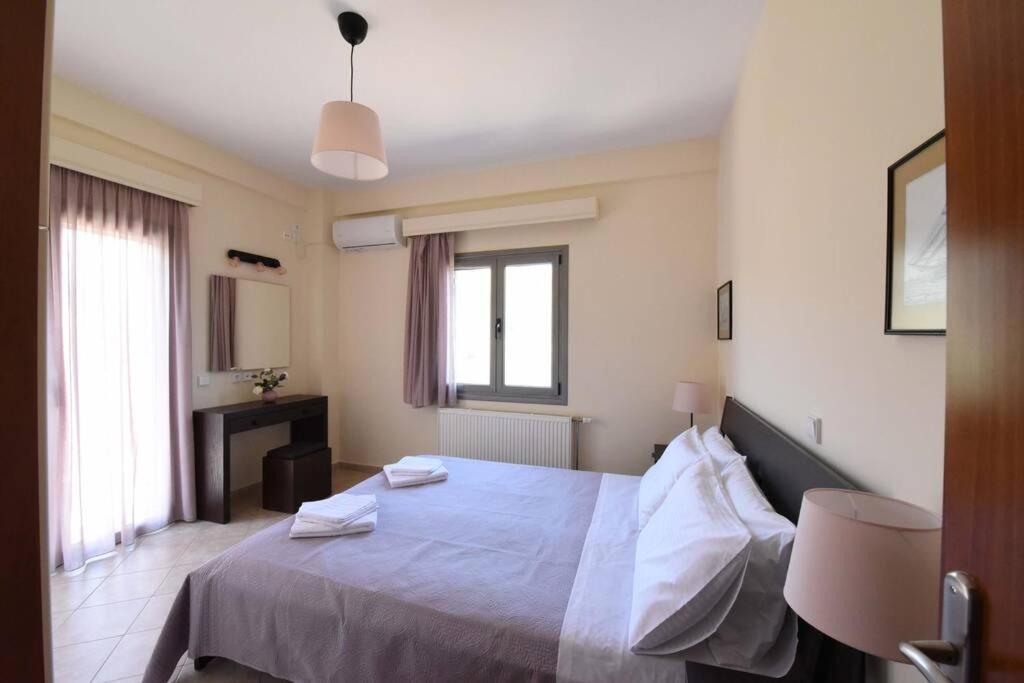 אמרינתוס Seaside Villa Andronikos מראה חיצוני תמונה