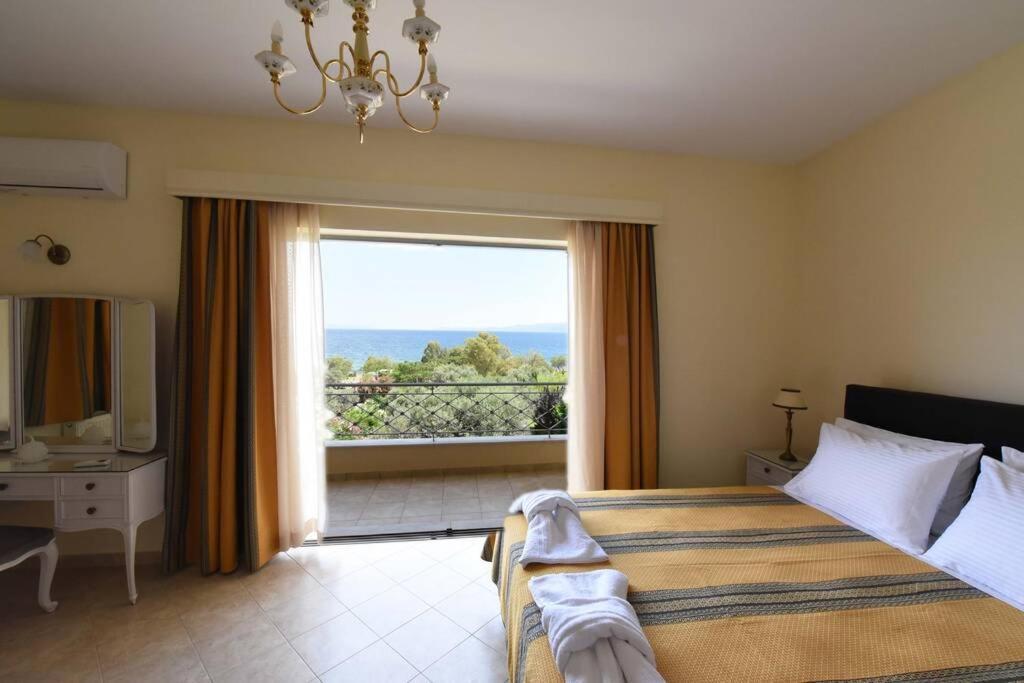 אמרינתוס Seaside Villa Andronikos מראה חיצוני תמונה