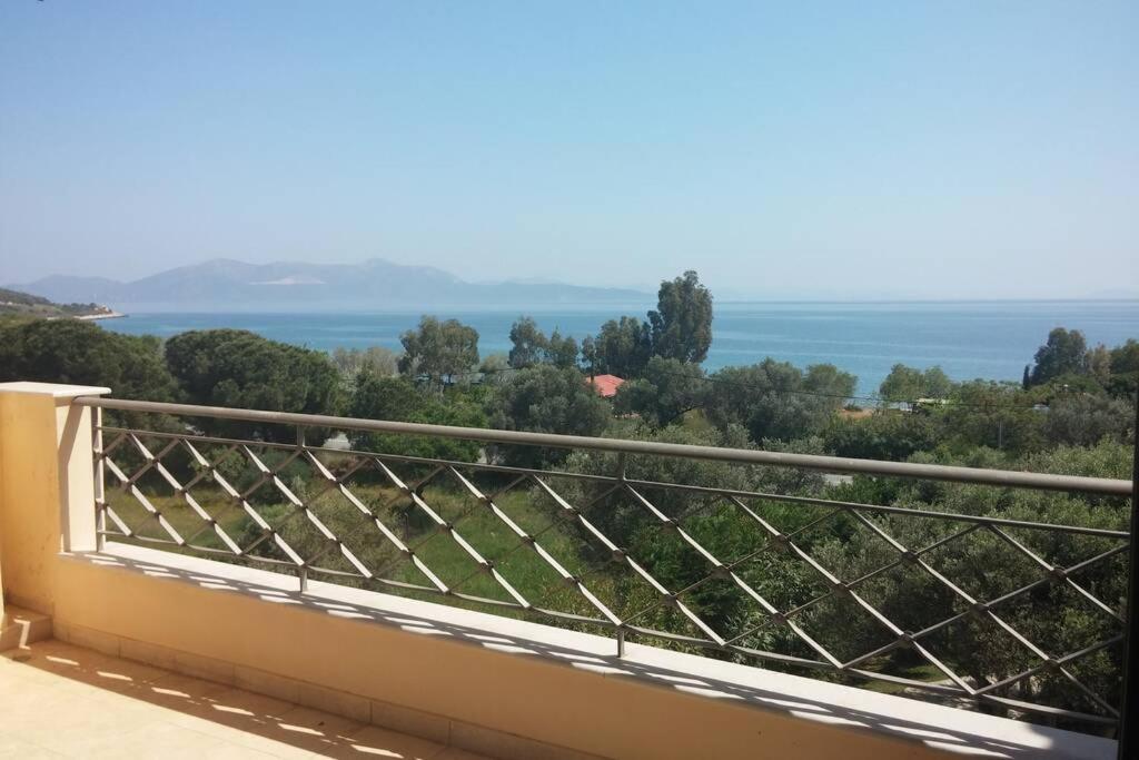 אמרינתוס Seaside Villa Andronikos מראה חיצוני תמונה