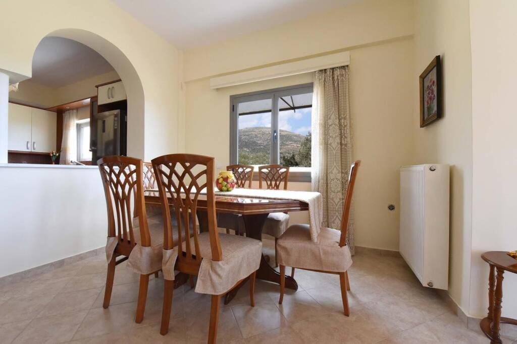 אמרינתוס Seaside Villa Andronikos מראה חיצוני תמונה