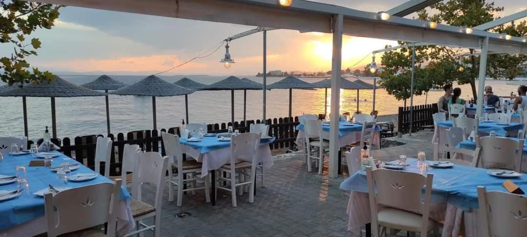 אמרינתוס Seaside Villa Andronikos מראה חיצוני תמונה